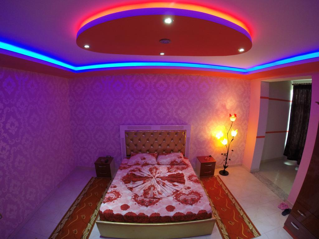 Hotel Buza New Shtoj Δωμάτιο φωτογραφία